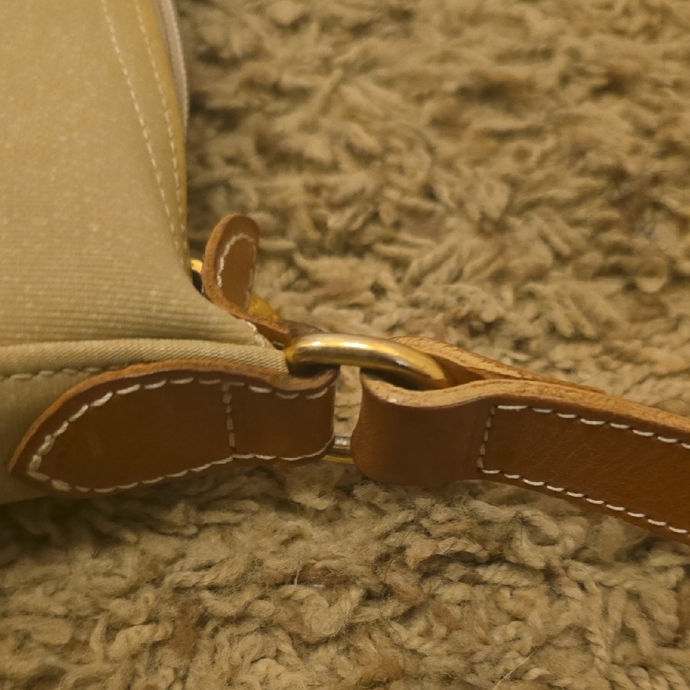 Elegant Longchamp Tan Shoulder Bag - Picture 13 of 15